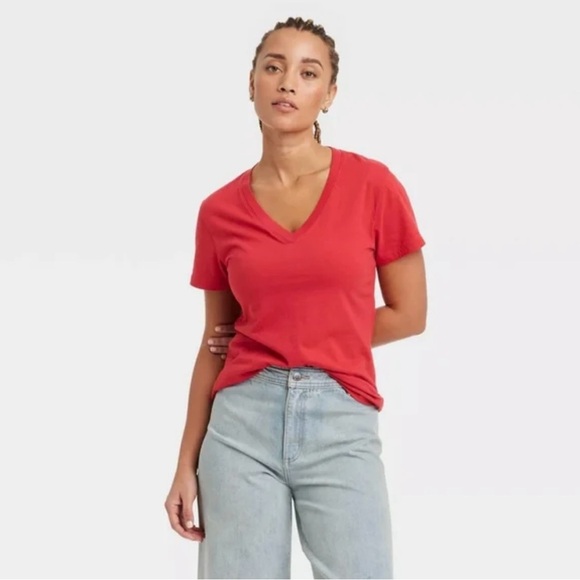 Universal Thread Tops - Universal Threads Women's Classic Blood Orange V-Neck T-Shirt